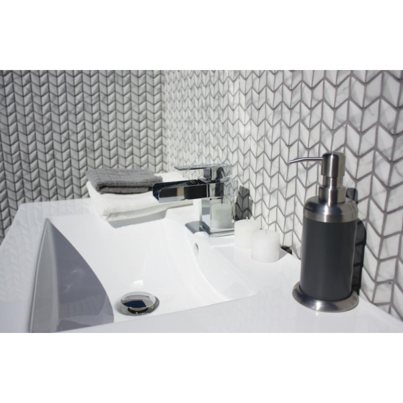 Ritz Carrara - Diamond Chevron Mosaic 25x45mm (30.9x29.6cm)