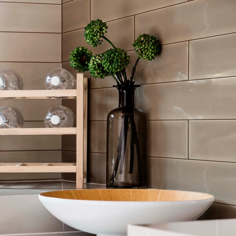 Aria Brown Gloss 10x30cm (box of 40)