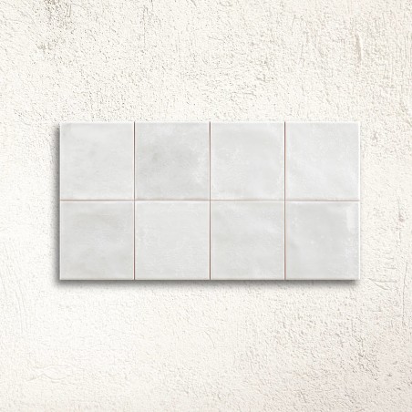 Adonara Ice Gloss 31.6x60cm (box of 8)