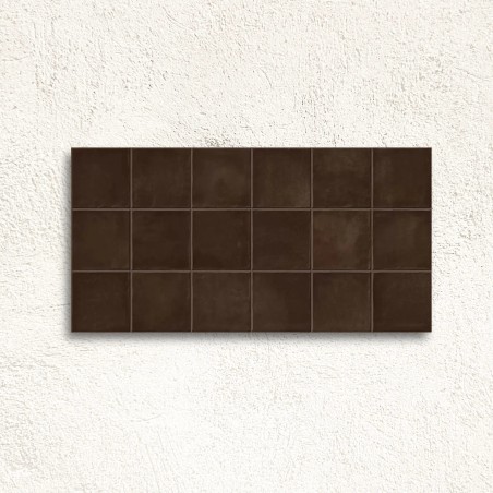 Dakota Chocolate Gloss 32x62.5cm (box of 5)