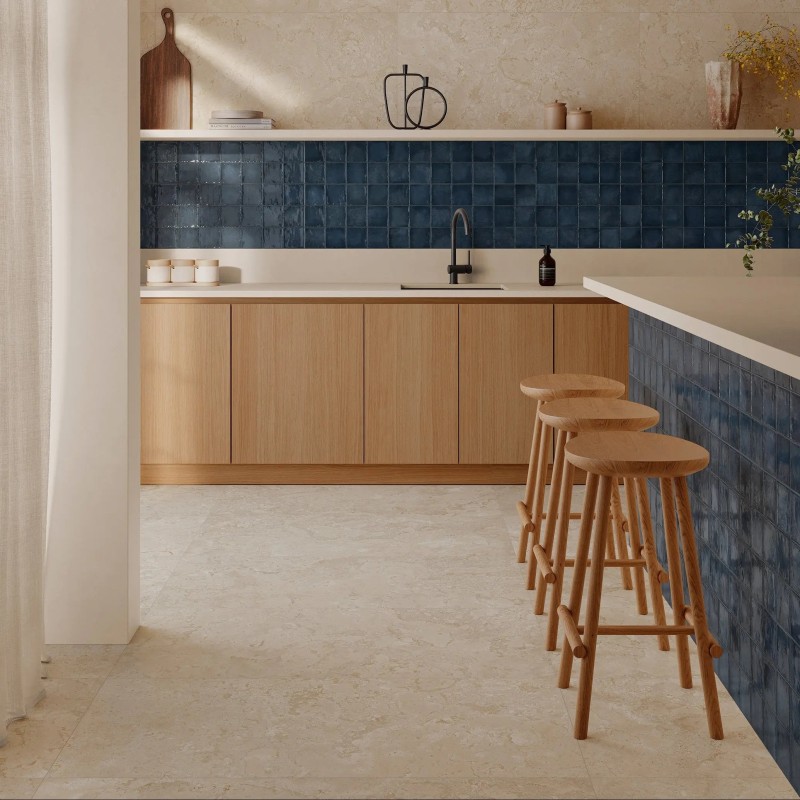 Dakota Bilberry Gloss 32x62.5cm (box of 5)